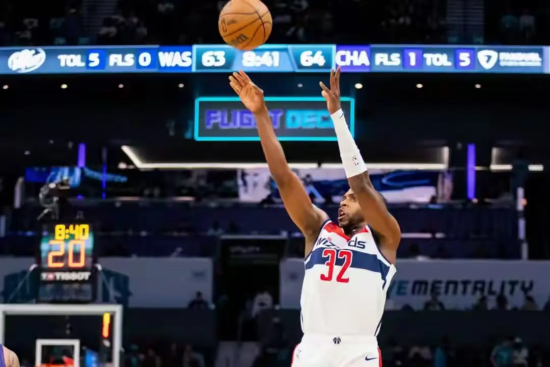 了米德尔顿, 你一份合同, 他的在处理 了米德尔顿, 你一份合同, 他的在处理