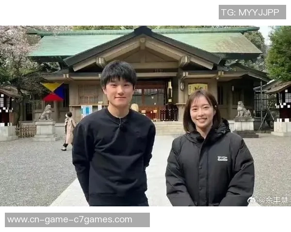 实锤！三笘薰拿日本战犯相片是知法犯法，布莱顿抱歉非诚心，不行宽恕